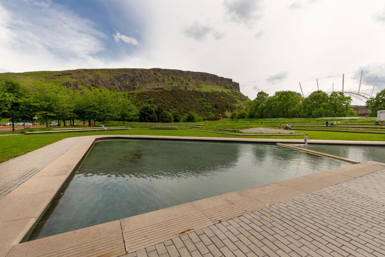 Stunning 1 Bed At Holyrood Palace & Arthurs Seat 에든버러 외부 사진